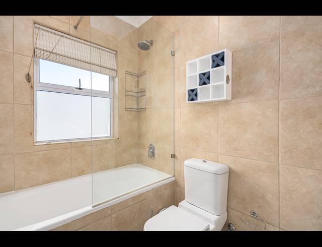 3 BEDROOM FREEHOLD TO LET IN TABLE VIEW